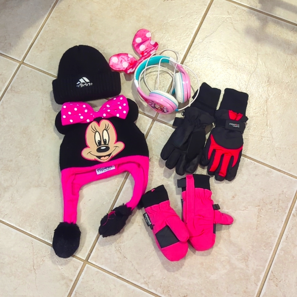 Girls size 4 or 5 Minnie mouse hat ear phones , gloves and Adidas hat